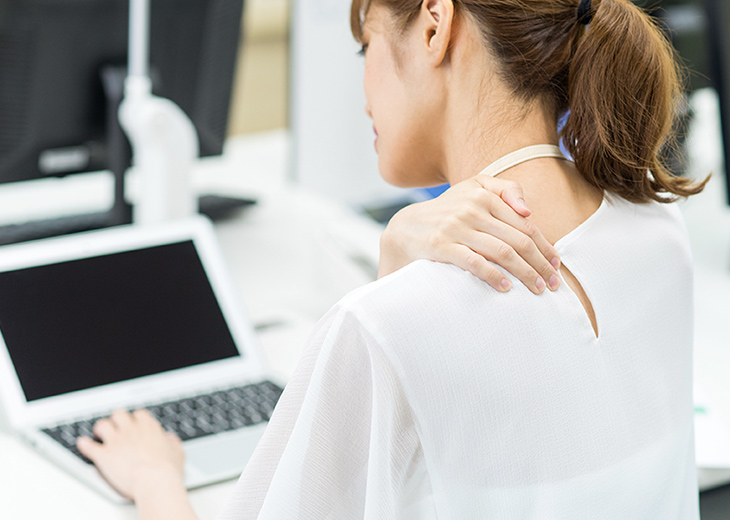 肩こりや頭痛に首の痛みの原因は、身体の歪みや姿勢が原因の可能性も画像